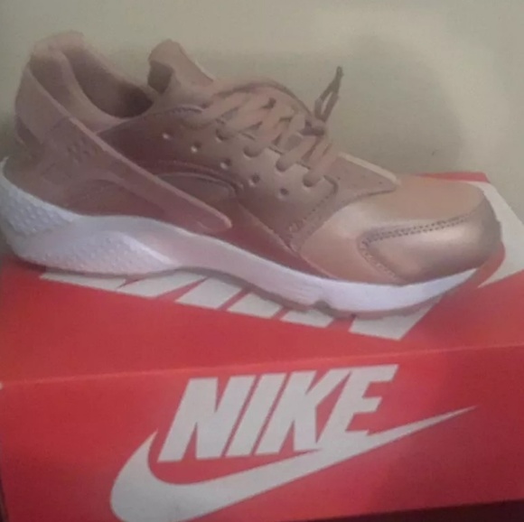 Nike Huarache - Picture 2 of 4